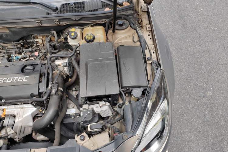 Used Buick Regal 2015 1.6T Leading Technology Model Engine Bay Left