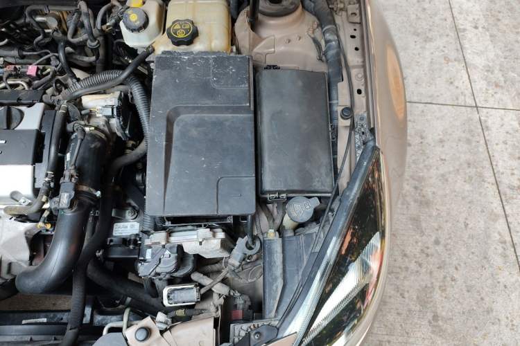 Used Buick Regal 2015 1.6T Fashion Tech Model Engine Bay Left