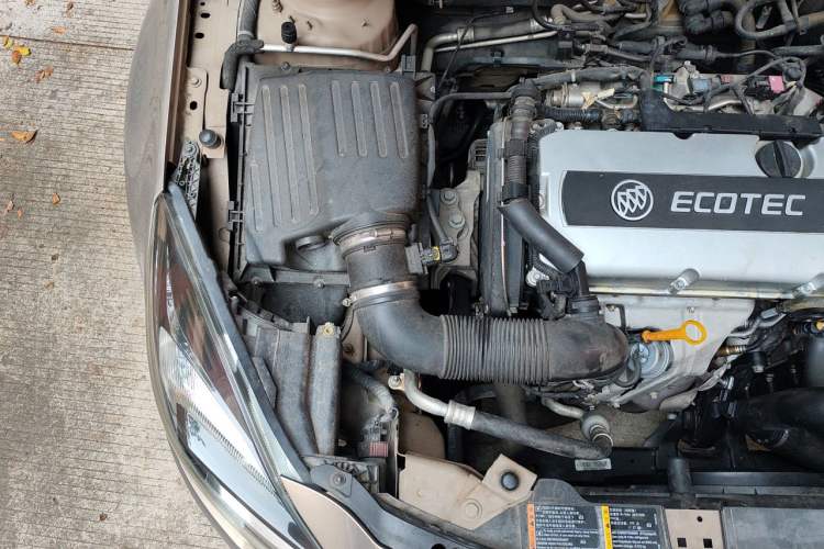 Used Buick Regal 2015 1.6T Fashion Tech Model Engine Bay Right
