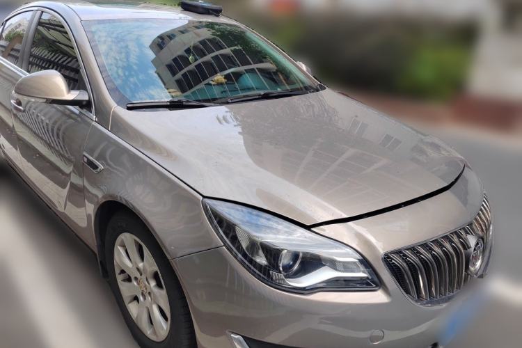 Used Buick Regal 2015 1.6T Leading Technology Model Front Right 45 Deg