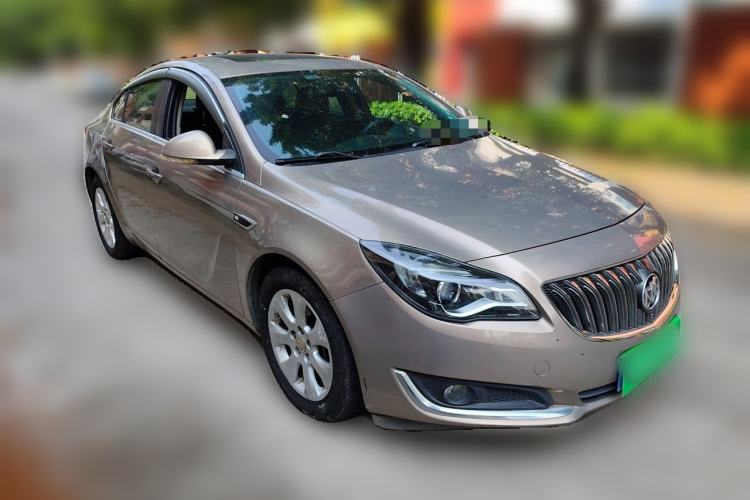 Used Buick Regal 2015 1.6T Fashion Tech Model Front Right 45 Deg