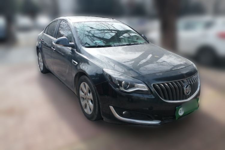Used Buick Regal 2015 1.6T Leading Technology Model Front Right 45 Deg