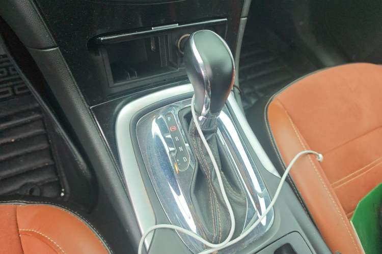 Used Buick Regal 2015 1.6T Elite Tech Model Gear Lever