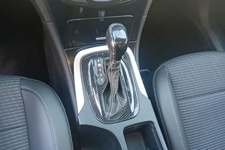 Used Buick Regal 2015 1.6T Leading Technology Model Gear Lever