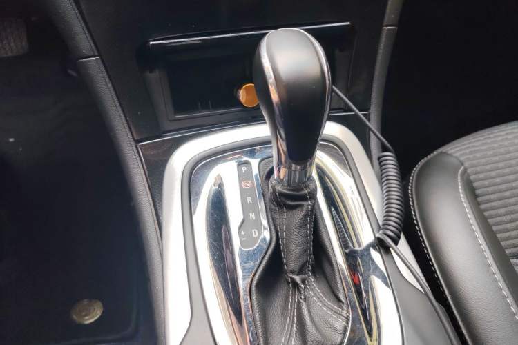 Used Buick Regal 2015 1.6T Leading Technology Model Gear Lever