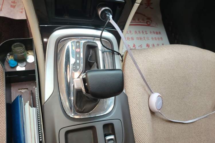 Used Buick Regal 2015 2.0L Elite Fashion Edition Gear Lever