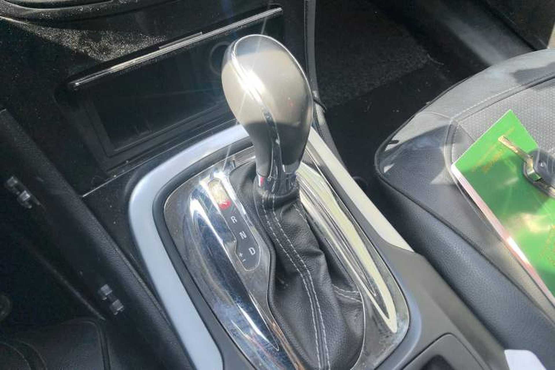 Used Buick Regal 2015 1.6T Elite Tech Model Gear Lever