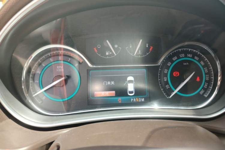Used Buick Regal 2015 2.0L Elite Fashion Edition Instrument Cluster