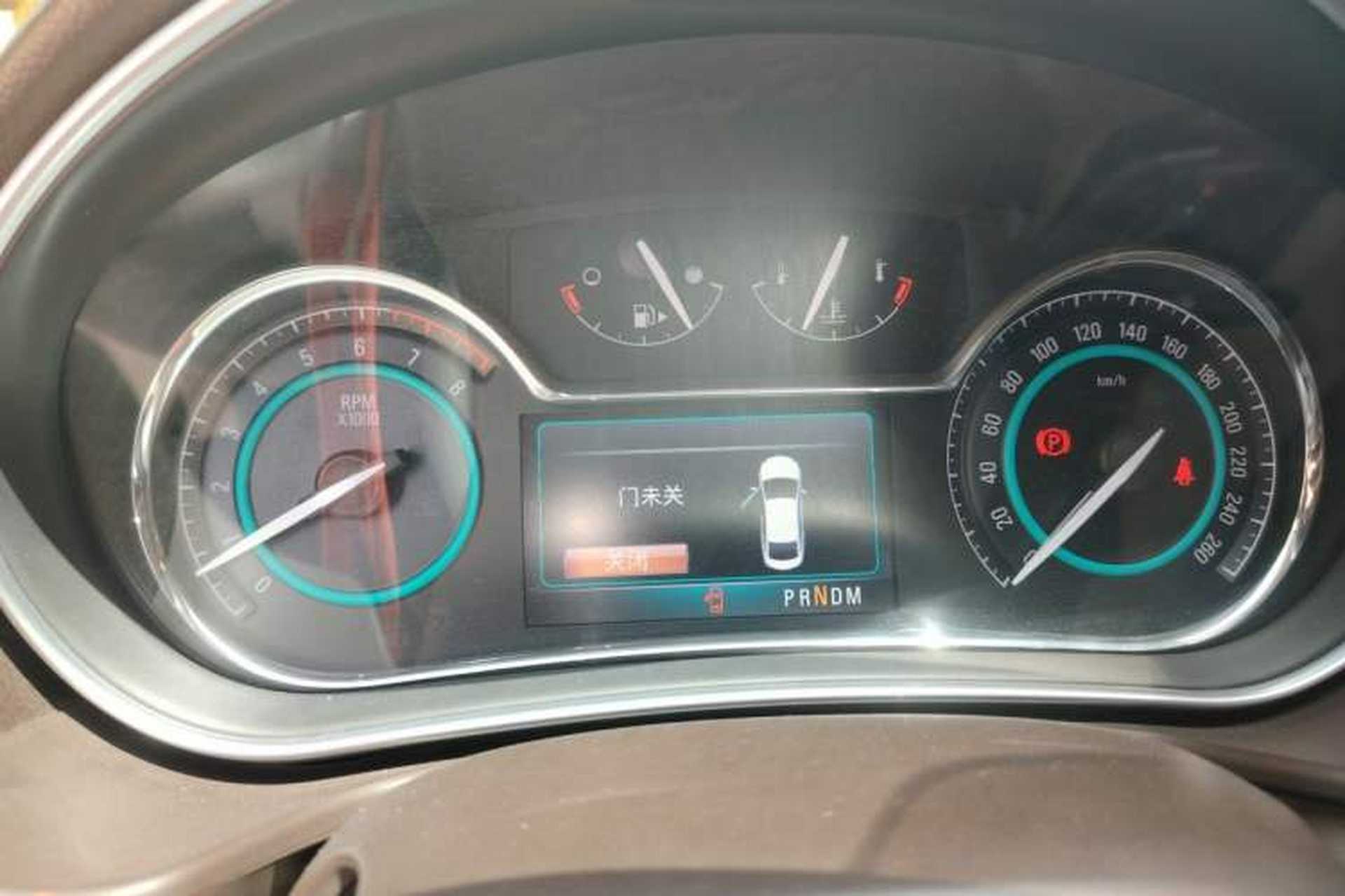Used Buick Regal 2015 2.0L Elite Fashion Edition Instrument Cluster