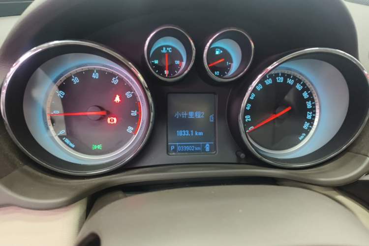 Used Buick Regal 2015 2.0L Leading Fashion Edition Instrument Cluster
