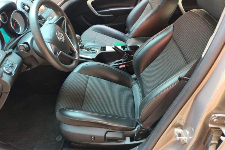 Used Buick Regal 2015 1.6T Fashion Tech Model Left Front Seat