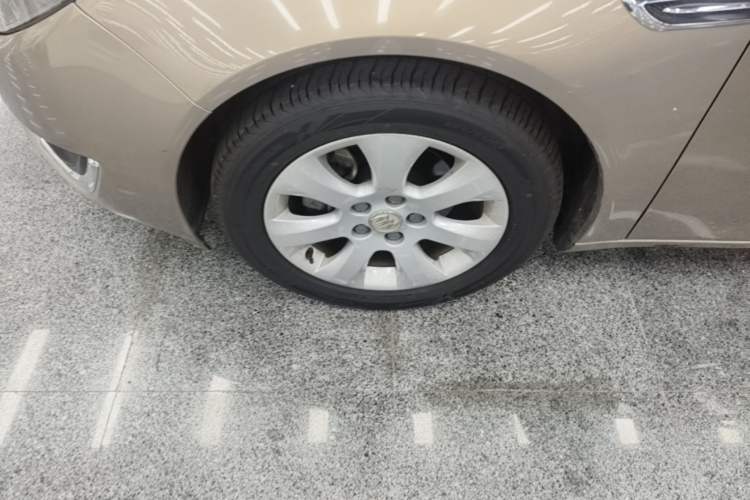 Used Buick Regal 2015 2.0L Leading Fashion Edition Left Front Wheel Hub