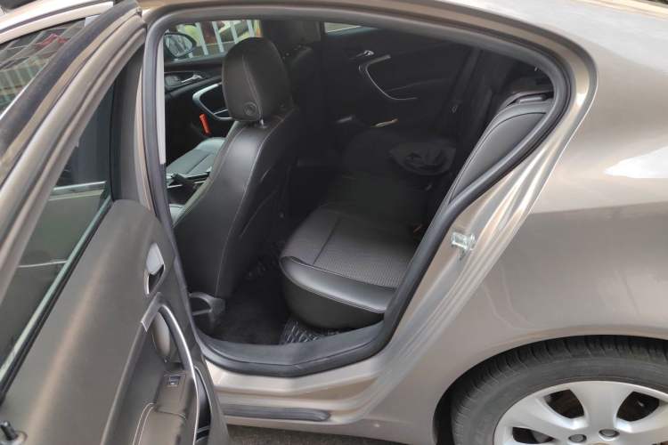 Used Buick Regal 2015 1.6T Leading Technology Model Left Rear Seat