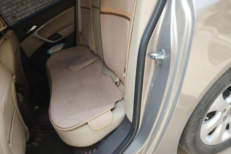 Used Buick Regal 2015 2.0L Elite Fashion Edition Left Rear Seat