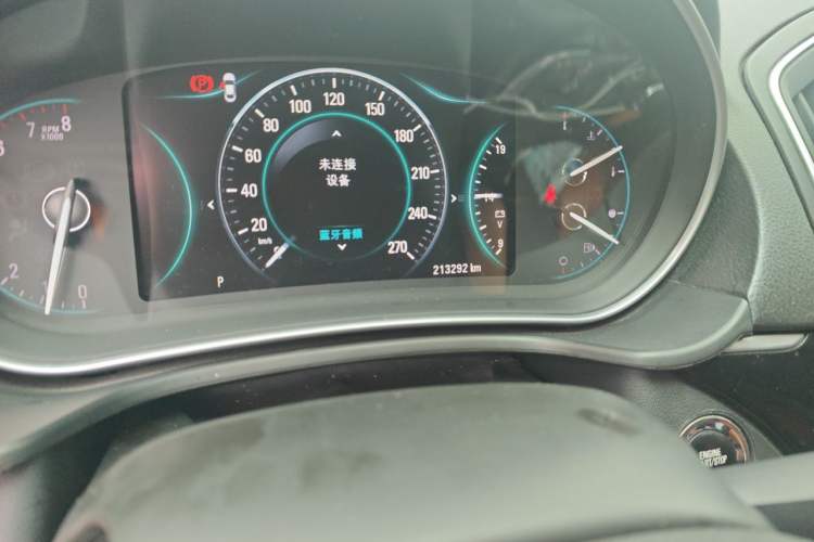 Used Buick Regal 2015 1.6T Elite Tech Model Odometer Close Up