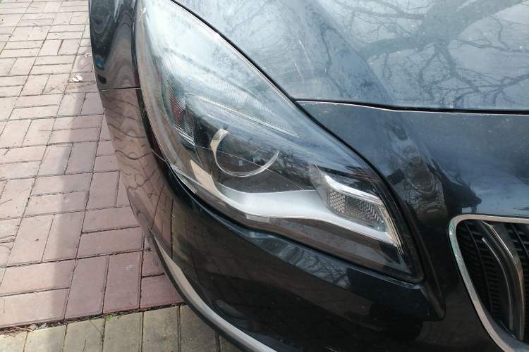 Used Buick Regal 2015 1.6T Leading Technology Model Right Front Headlight