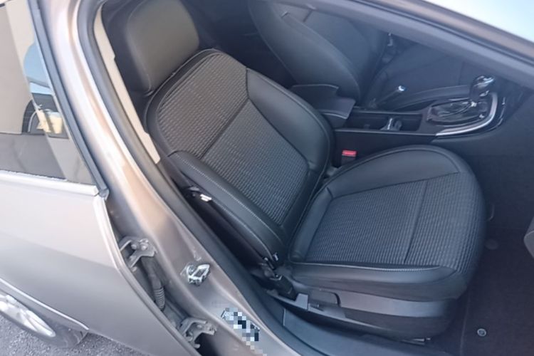 Used Buick Regal 2015 1.6T Leading Technology Model Right Front Seat