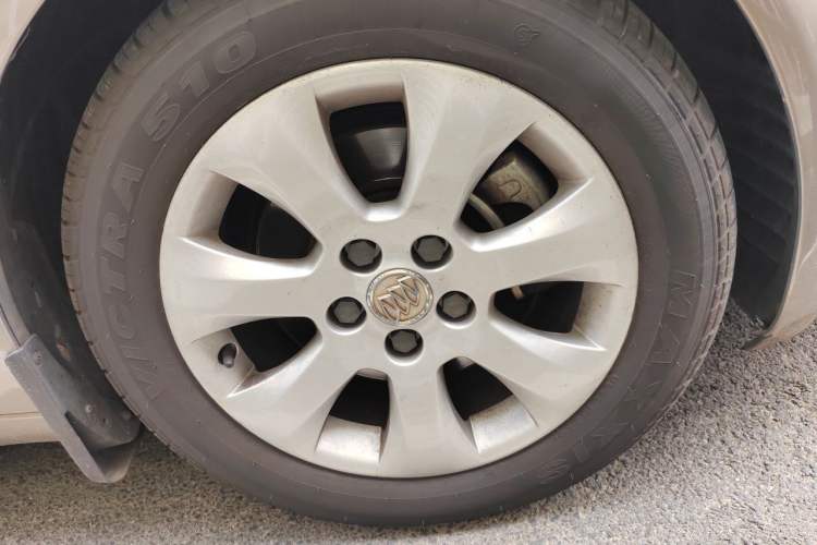 Used Buick Regal 2015 1.6T Leading Technology Model Right Front Wheel Hub
