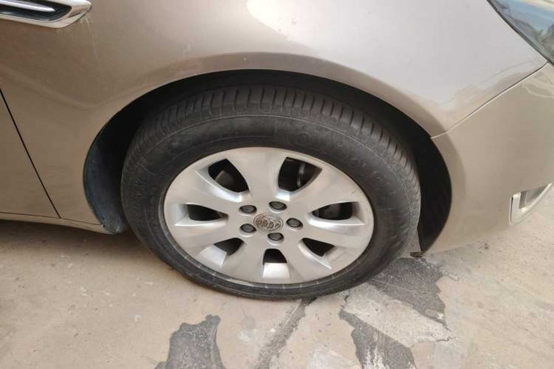 Used Buick Regal 2015 2.0L Elite Fashion Edition Right Front Wheel Hub