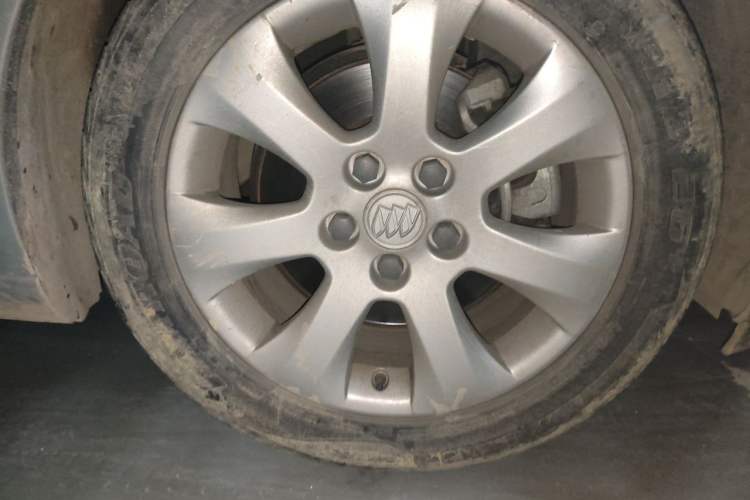 Used Buick Regal 2015 1.6T Leading Technology Model Right Front Wheel Hub