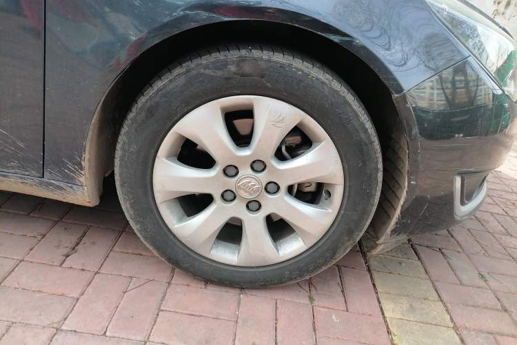 Used Buick Regal 2015 1.6T Leading Technology Model Right Front Wheel Hub