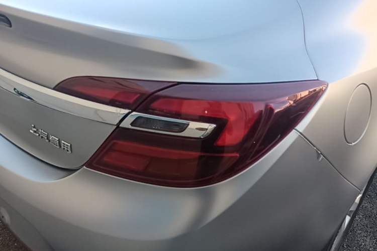 Used Buick Regal 2015 1.6T Leading Technology Model Right Rear Taillight