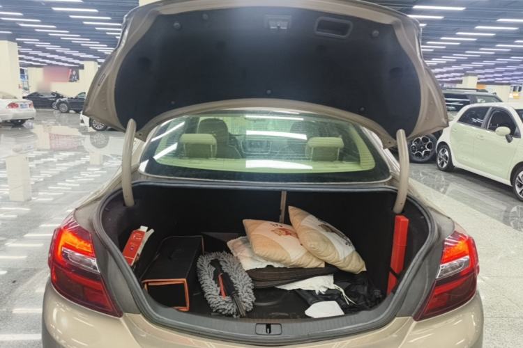 Used Buick Regal 2015 2.0L Leading Fashion Edition Trunk