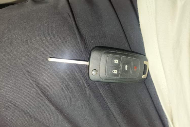 Used Buick Regal 2015 2.0L Leading Fashion Edition Vehicle Key