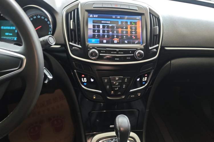 Used Buick Regal 2015 1.6T Fashion Tech Model Audio And AC Panel