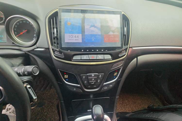 Used Buick Regal 2015 1.6T Leading Technology Model Audio And AC Panel