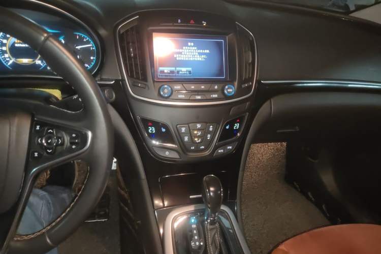 Used Buick Regal 2015 1.6T Elite Tech Model Audio And AC Panel