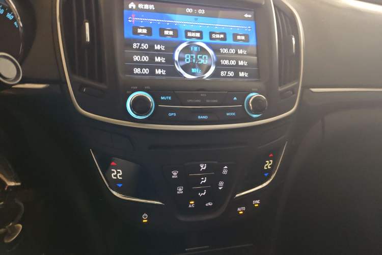 Used Buick Regal 2015 1.6T Leading Technology Model Audio And AC Panel