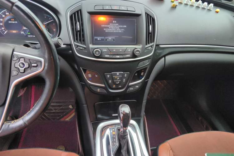 Used Buick Regal 2015 1.6T Elite Tech Model Audio And AC Panel