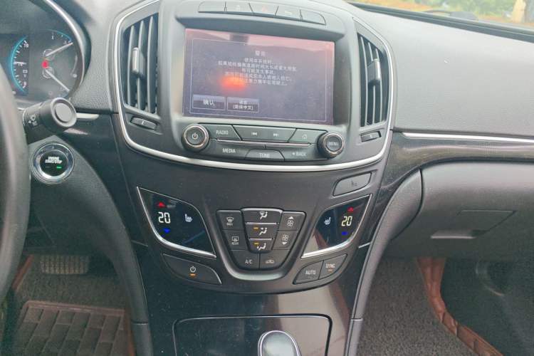 Used Buick Regal 2015 1.6T Elite Tech Model Audio And AC Panel