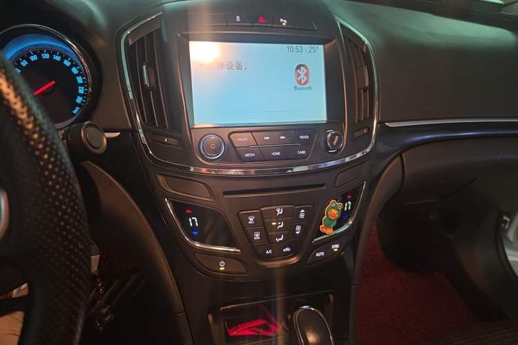 Used Buick Regal 2015 1.6T Leading Technology Model Audio And AC Panel