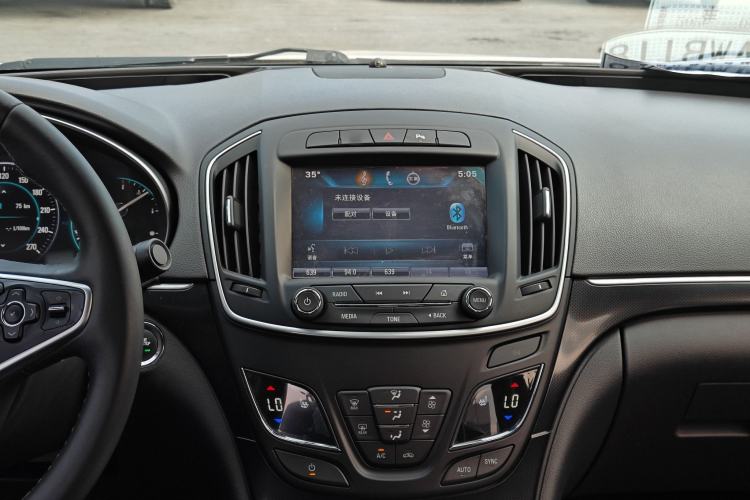 Used Buick Regal 2015 1.6T Elite Tech Model Audio And AC Panel