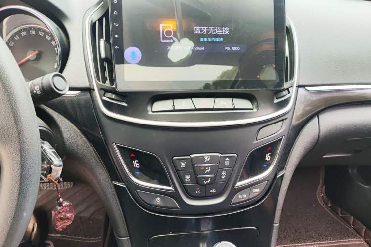 Used Buick Regal 2015 1.6T Leading Technology Model Audio And AC Panel