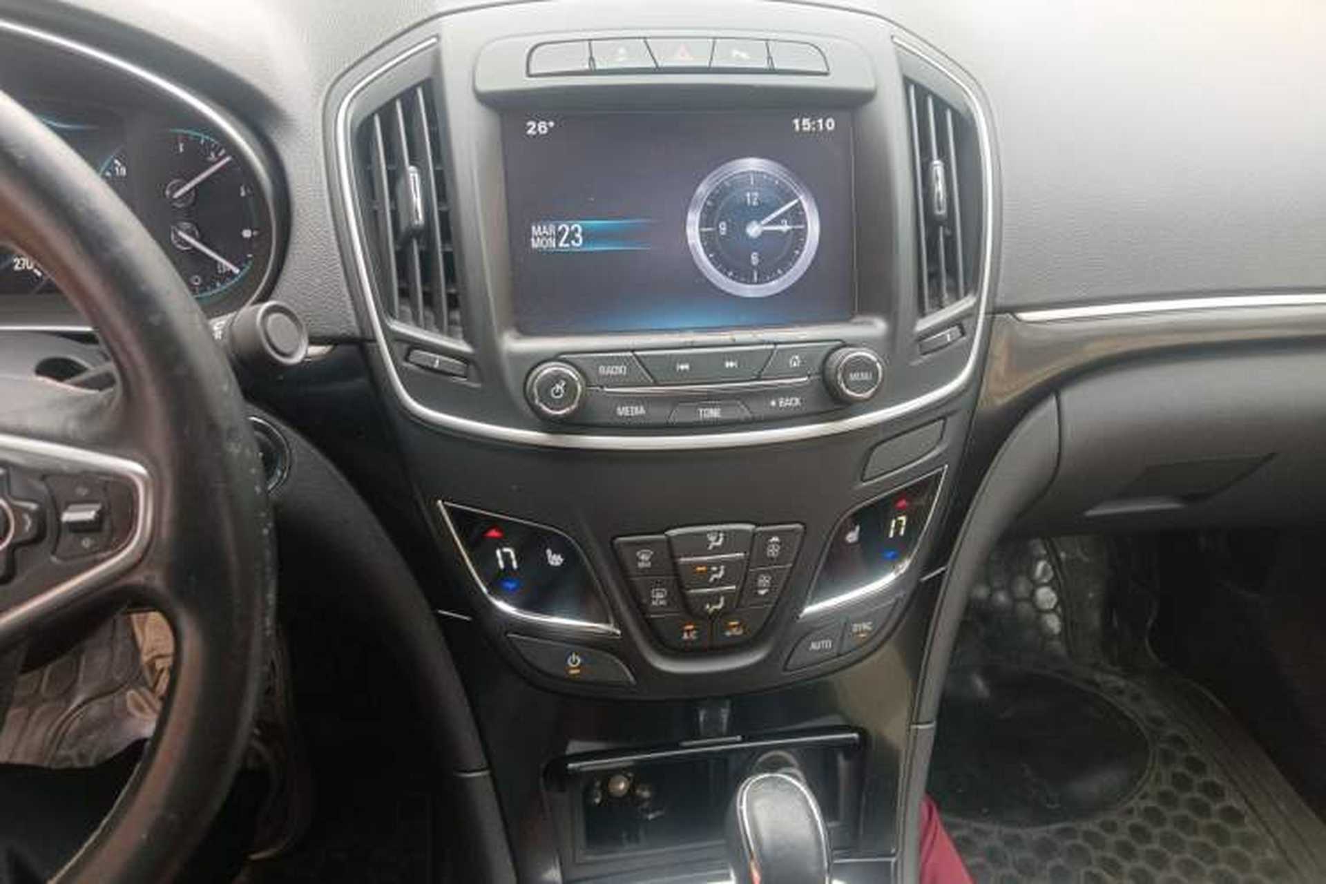 Used Buick Regal 2015 1.6T Elite Tech Model Audio And AC Panel