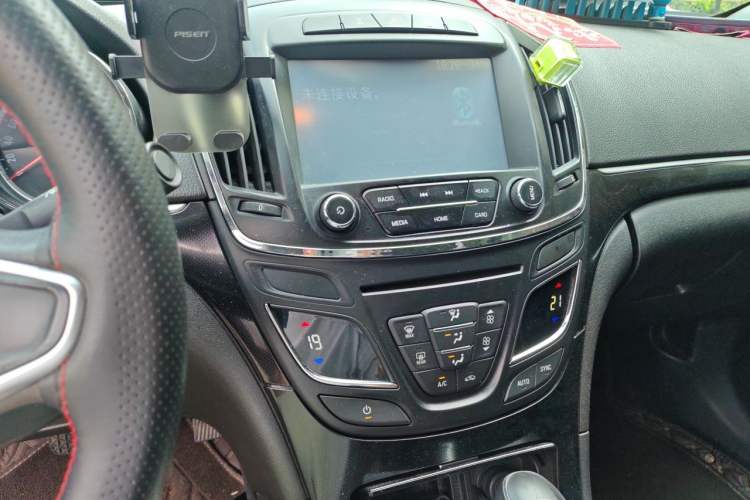 Used Buick Regal 2015 1.6T Leading Technology Model Audio And AC Panel