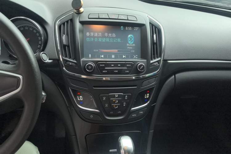 Used Buick Regal 2015 1.6T Leading Technology Model Audio And AC Panel