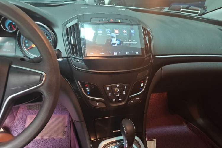 Used Buick Regal 2015 1.6T Leading Technology Model Audio And AC Panel