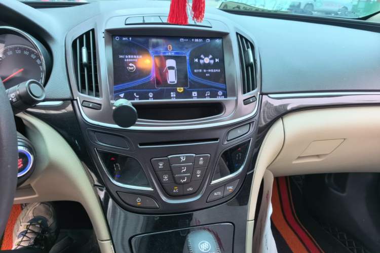 Used Buick Regal 2015 2.0L Leading Fashion Edition Audio And AC Panel