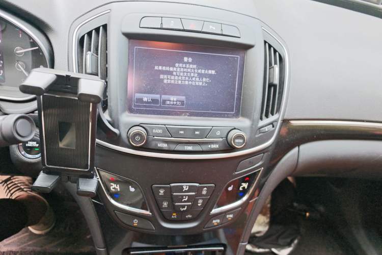 Used Buick Regal 2015 1.6T Elite Tech Model Audio And AC Panel