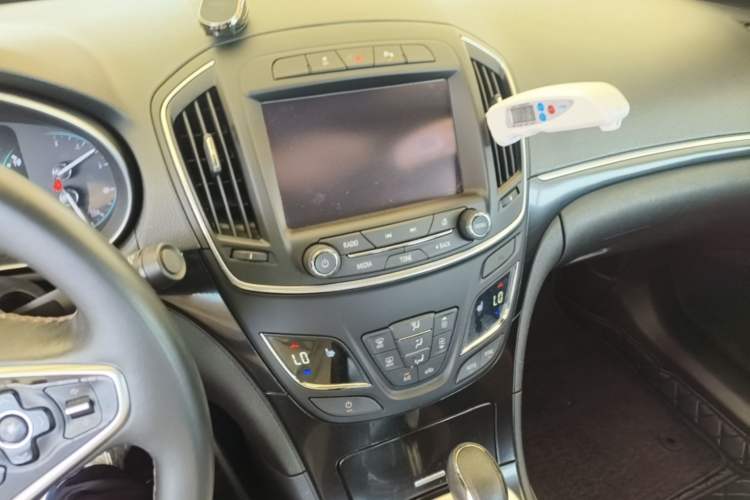 Used Buick Regal 2015 1.6T Elite Tech Model Audio And AC Panel
