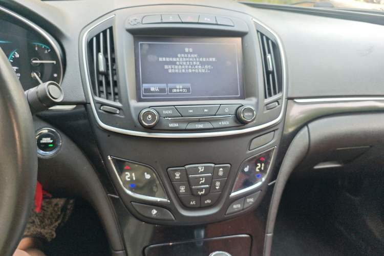 Used Buick Regal 2015 1.6T Elite Tech Model Audio And AC Panel