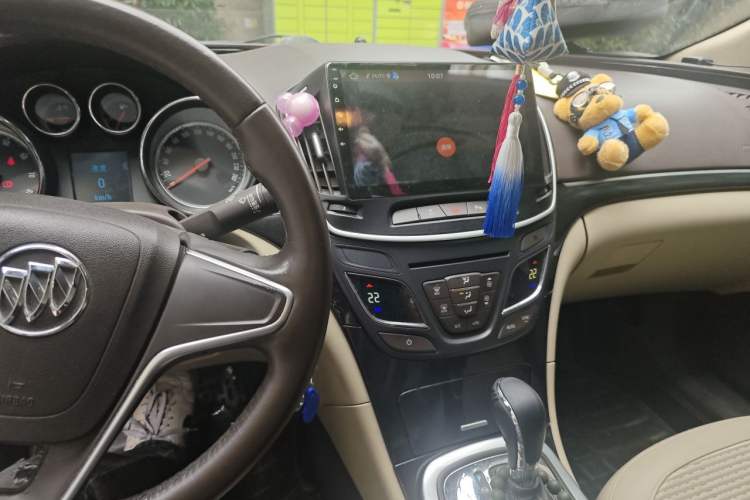 Used Buick Regal 2015 2.0L Leading Fashion Edition Audio And AC Panel