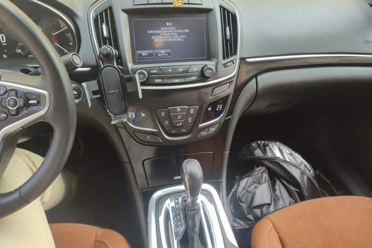 Used Buick Regal 2015 1.6T Elite Tech Model Audio And AC Panel