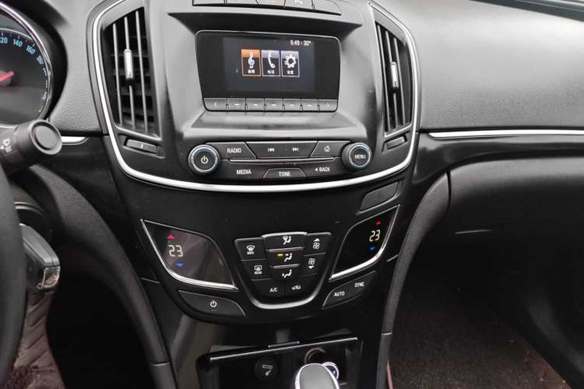 Used Buick Regal 2015 1.6T Leading Technology Model Audio And AC Panel