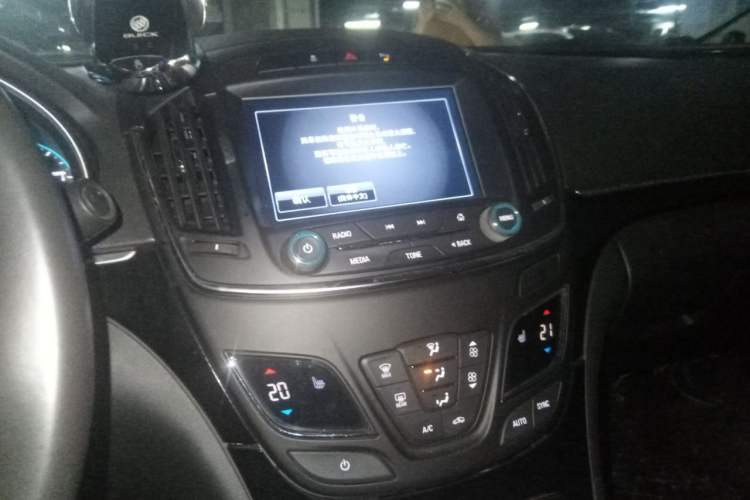 Used Buick Regal 2015 1.6T Elite Tech Model Audio And AC Panel