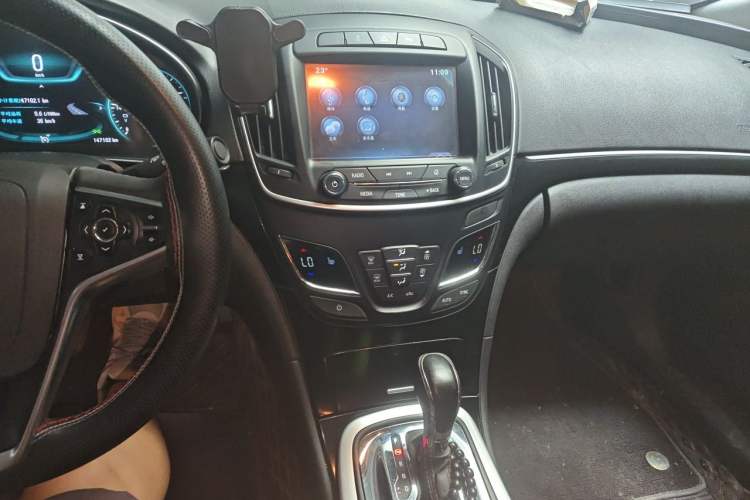 Used Buick Regal 2015 1.6T Elite Tech Model Audio And AC Panel